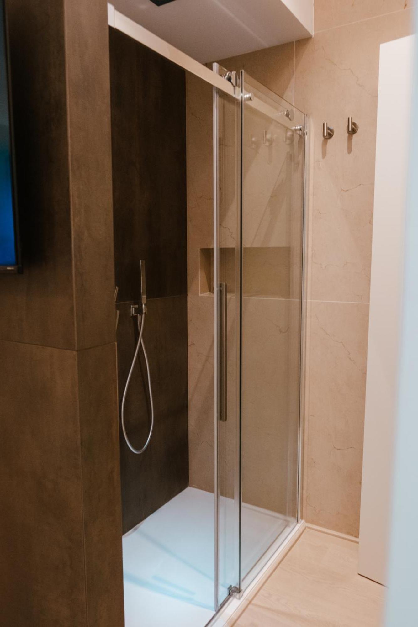 18Zero2 Luxury Rooms 바리 외부 사진